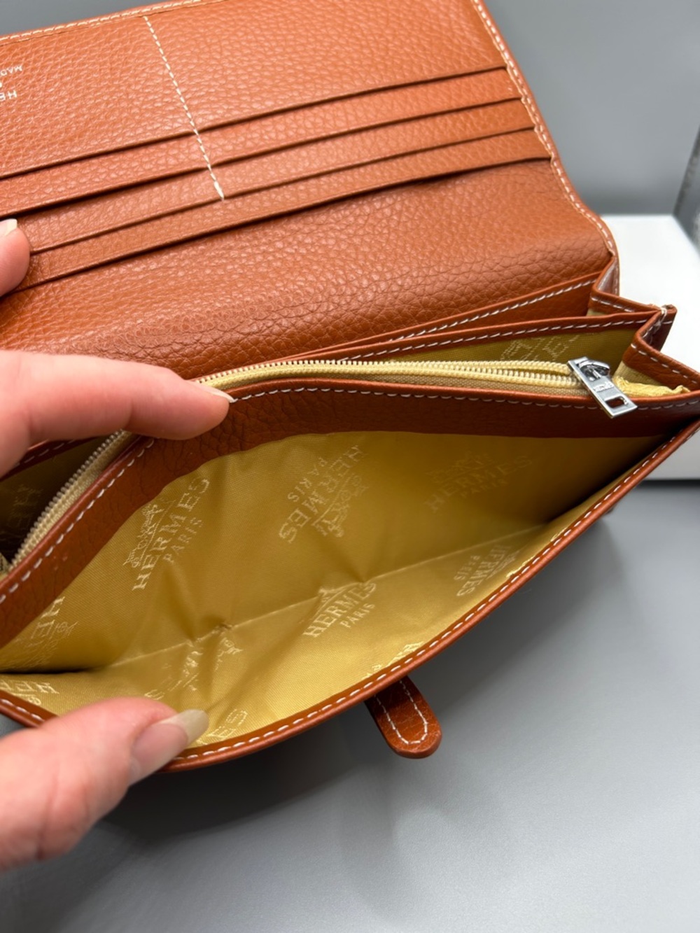 Hermes Wallet - Picture 9 of 13